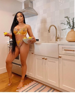 Brooke Valentine feet photo 8