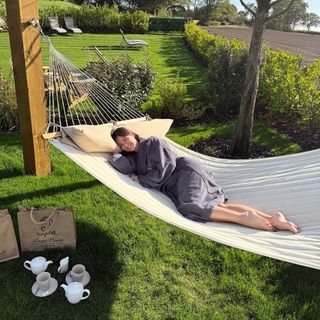 Brooke Vincent feet photo thumbnail