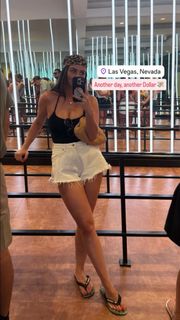 Brooke Vincent feet photo 1