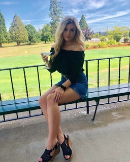 BrookeAB feet photo 2
