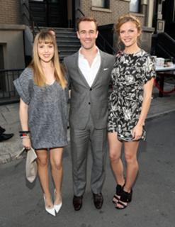 Brooklyn Decker feet photo thumbnail