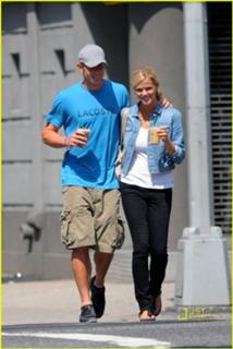 Brooklyn Decker feet photo thumbnail