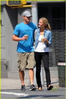 Brooklyn Decker feet photo thumbnail