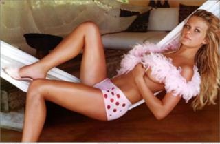 Brooklyn Decker feet photo thumbnail
