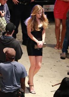 Brooklyn Decker feet photo thumbnail