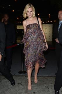 Brooklyn Decker feet photo thumbnail