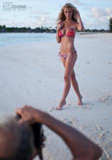 Brooklyn Decker feet photo thumbnail