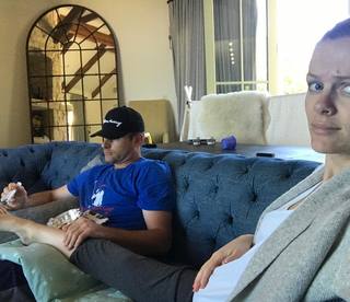 Brooklyn Decker feet photo thumbnail