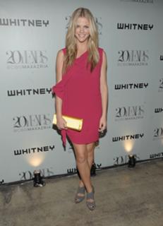 Brooklyn Decker feet photo thumbnail