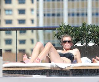 Brooklyn Decker feet photo thumbnail