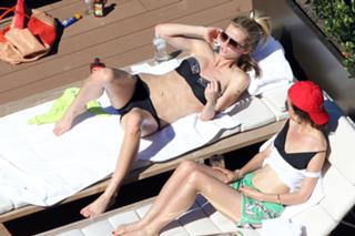 Brooklyn Decker feet photo thumbnail