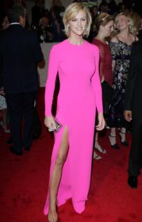 Brooklyn Decker feet photo thumbnail