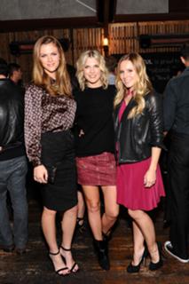 Brooklyn Decker feet photo thumbnail