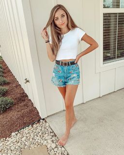 Brooklyn McKnight feet photo 19