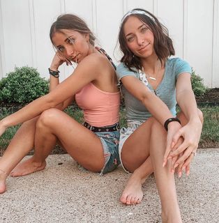Brooklyn McKnight feet photo 4