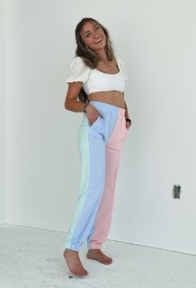 Brooklyn McKnight feet photo 1