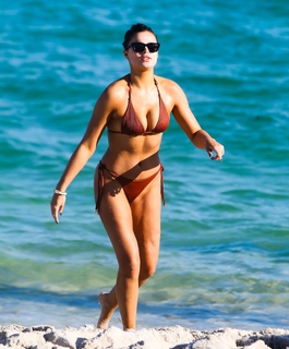 Brooks Nader feet photo thumbnail