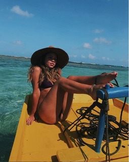 Bruna Carvalho feet photo thumbnail