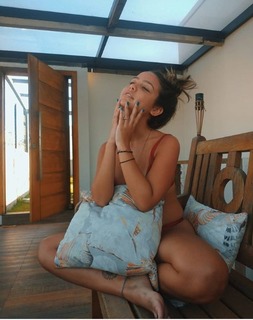 Bruna Carvalho feet photo thumbnail