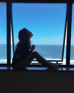 Bruna Carvalho feet photo thumbnail