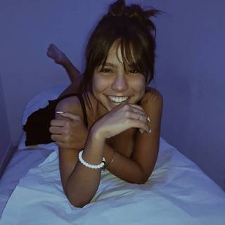 Bruna Carvalho feet photo thumbnail