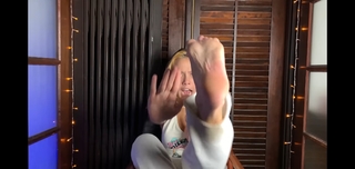 Bruna Carvalho feet photo thumbnail