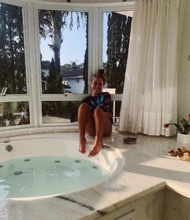 Bruna Carvalho feet photo thumbnail