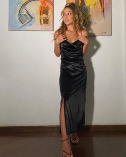 Bruna Carvalho feet photo thumbnail