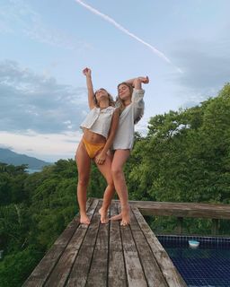 Bruna Carvalho feet photo thumbnail