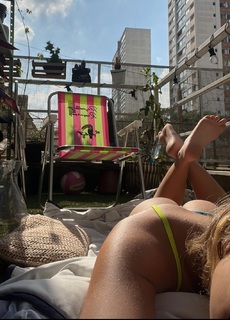 Bruna Carvalho feet photo thumbnail