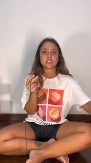 Bruna Carvalho feet photo thumbnail