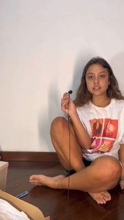 Bruna Carvalho feet photo thumbnail