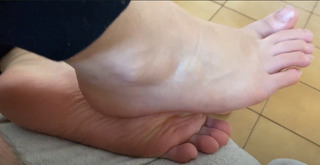Bruna Dos Anjos feet photo 9