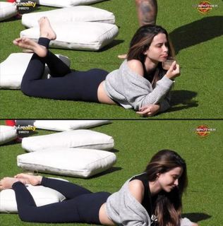 Bruna Gomes feet photo 3