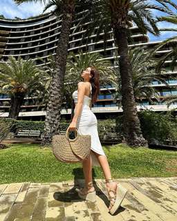 Bruna Gomes feet photo 2