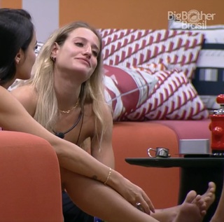 Bruna Griphao feet photo thumbnail