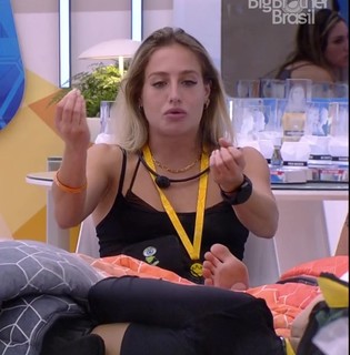 Bruna Griphao feet photo thumbnail