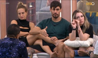 Bruna Griphao feet photo thumbnail