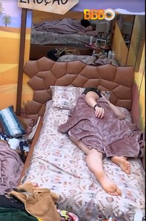 Bruna Griphao feet photo thumbnail