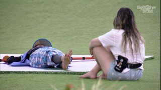 Bruna Griphao feet photo thumbnail