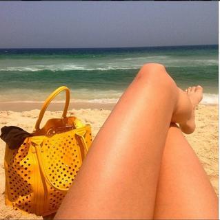 Bruna Hamu feet photo 20