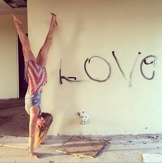 Bruna Hamu feet photo 19