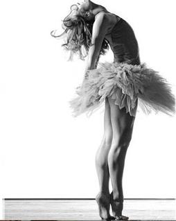 Bruna Hamu feet photo 7