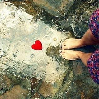 Bruna Hamu feet photo 2