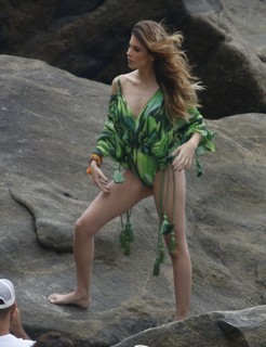 Bruna Hamu feet photo 10