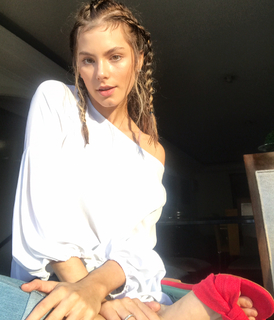 Bruna Hamu feet photo 7