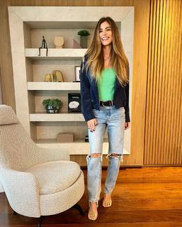 Bruna Hamu feet photo 2