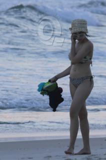 Bruna Linzmeyer feet photo thumbnail