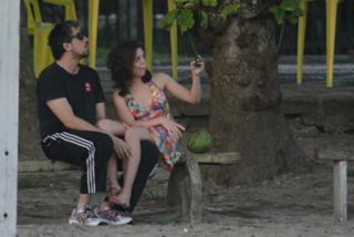 Bruna Linzmeyer feet photo thumbnail