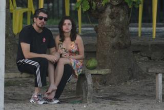 Bruna Linzmeyer feet photo thumbnail